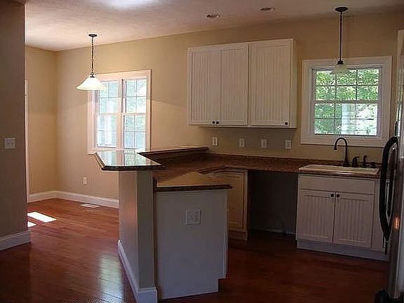 3rd image of 316 Villa View Dr