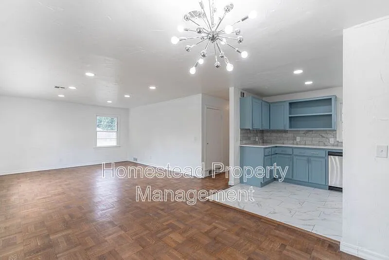 3 bed, 2.0 bath, 1855 sqft, $1,650 — Photo 3