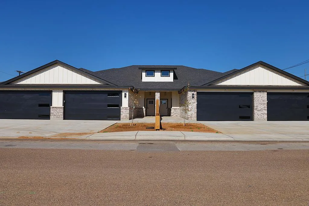 3 bed, 2.0 bath, 1670 sqft, $2,800 — Photo 1
