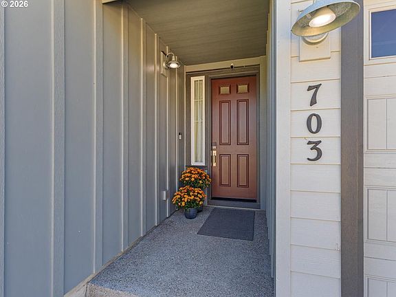 4th image of 703 N 34th Ter