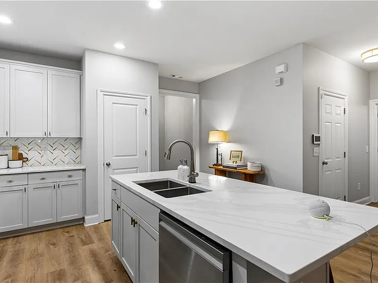 1704 Drew Dr NW — Photo 6
