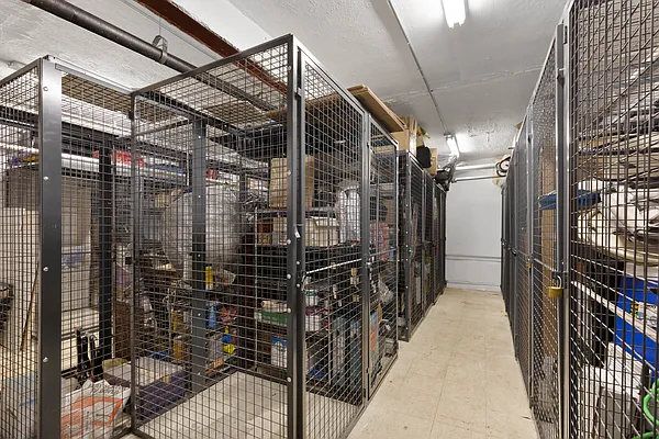 Rented by Bank Neary | media 9