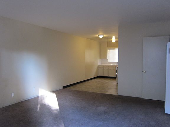 3rd image of 7627 Milton Ave APT B
