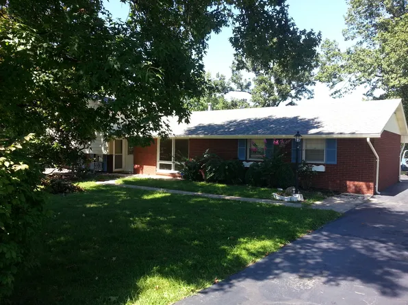 511 Kehrs Mill Rd, Ballwin, MO 63011