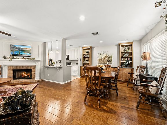 5th image of 3311 Chimney Place Dr