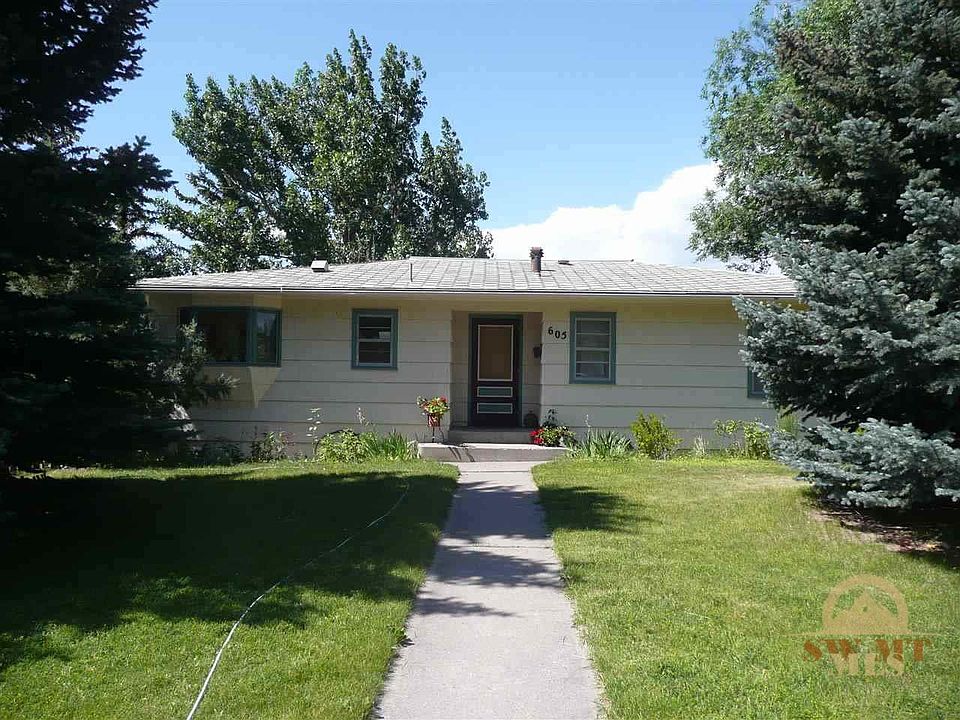 1st image of 605 N 2nd St