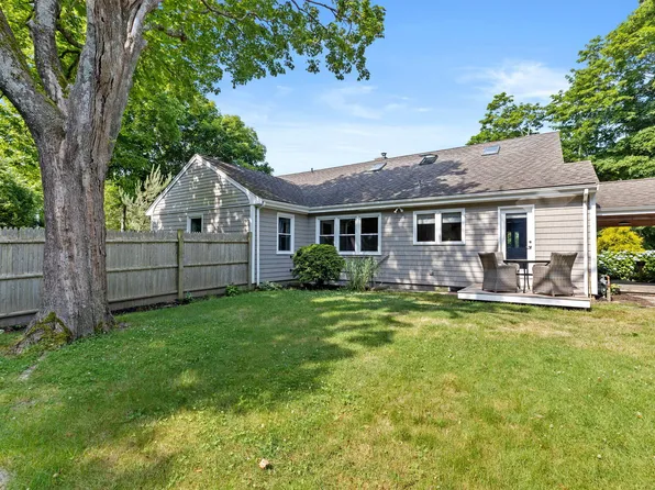 953 County Road, Pocasset, MA 02559