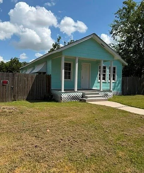 512 Stimpson St — Photo 2