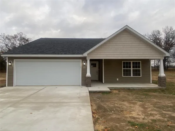 17 Perry Dr, Benton, MO 63736