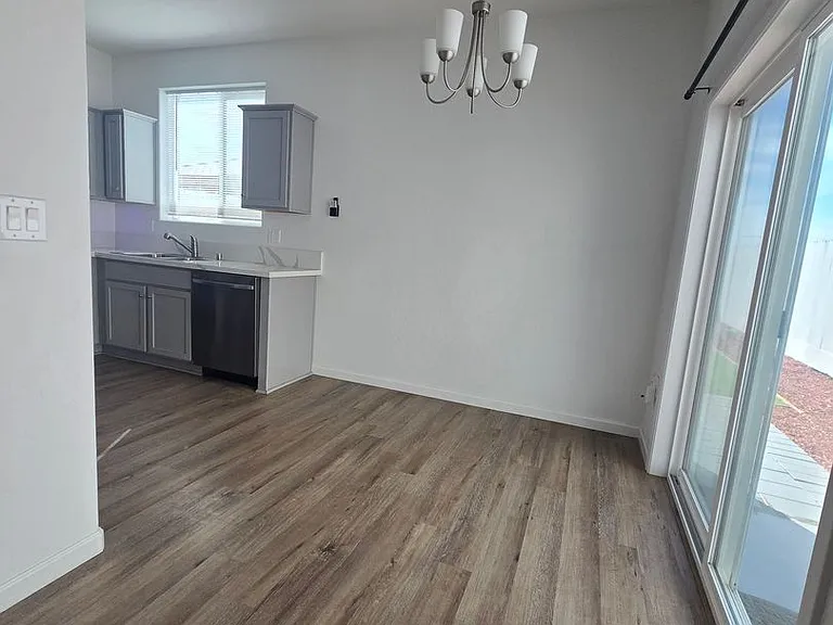 1078 Buena Vista Ln — Photo 6