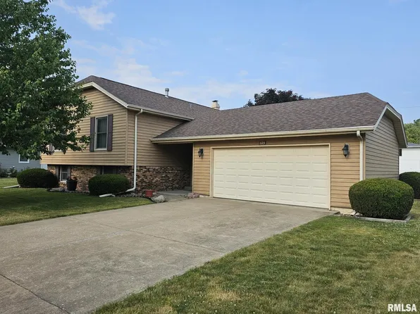 1123 15th St, Silvis, IL 61282