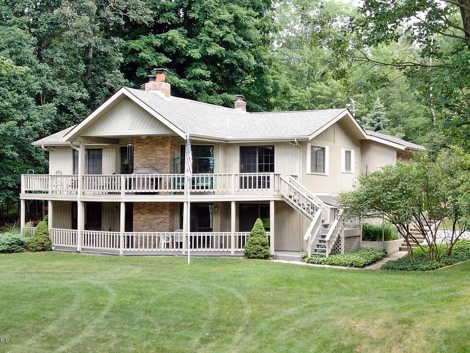 1st image of 9301 W Circle Dr