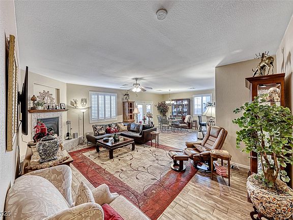 5th image of 3918 Champagne Wood Dr