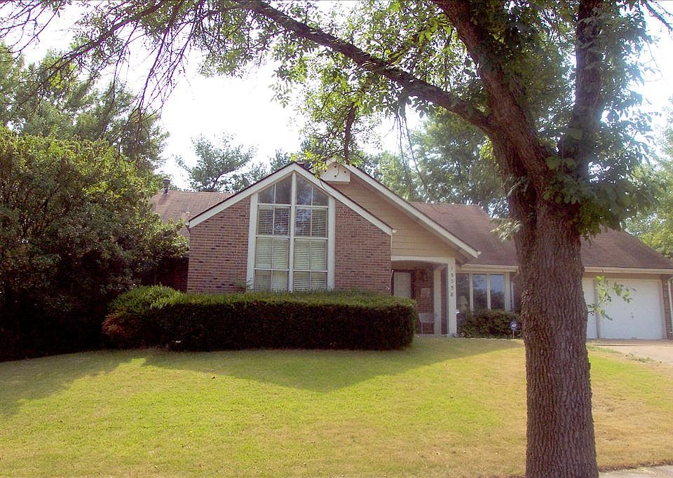 1st image of 15358 Golden Rain Dr