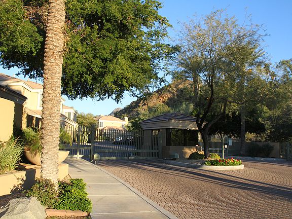 Canyon Gate Community