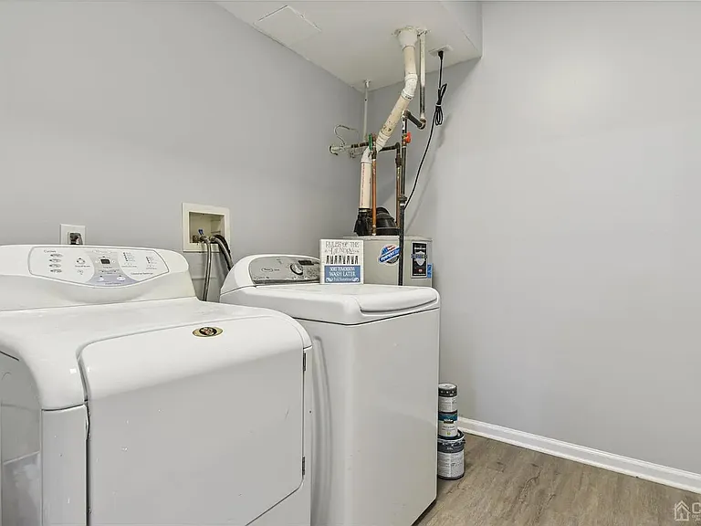 194 Pinelli Dr — Photo 17