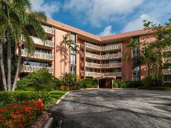 4th image of 1301 River Reach Dr APT 208