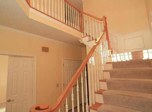5th image of 31 Brimfield Cir