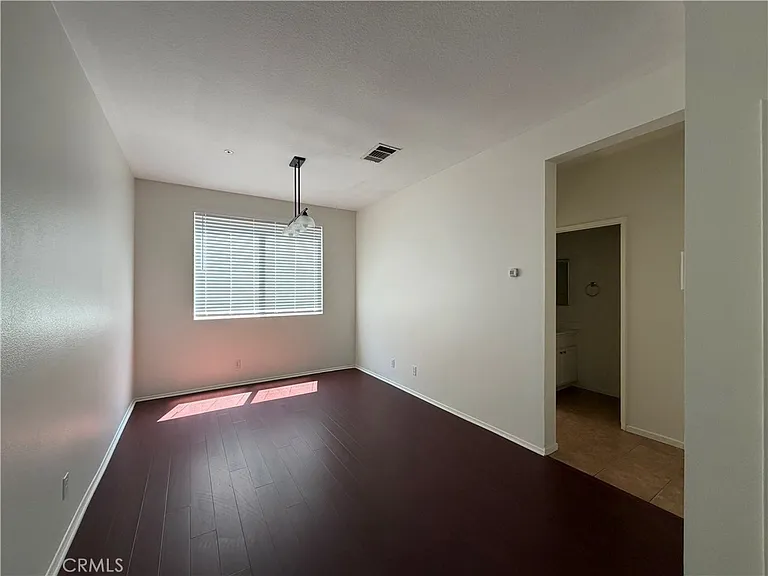 5569 Hunt Club Dr — Photo 6