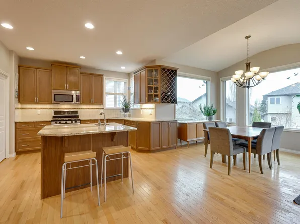 20645 93a Ave NW, Edmonton, AB T5T 4B5