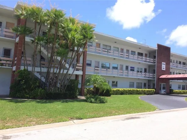 955 51st St N APT 203, Saint Petersburg, FL 33710