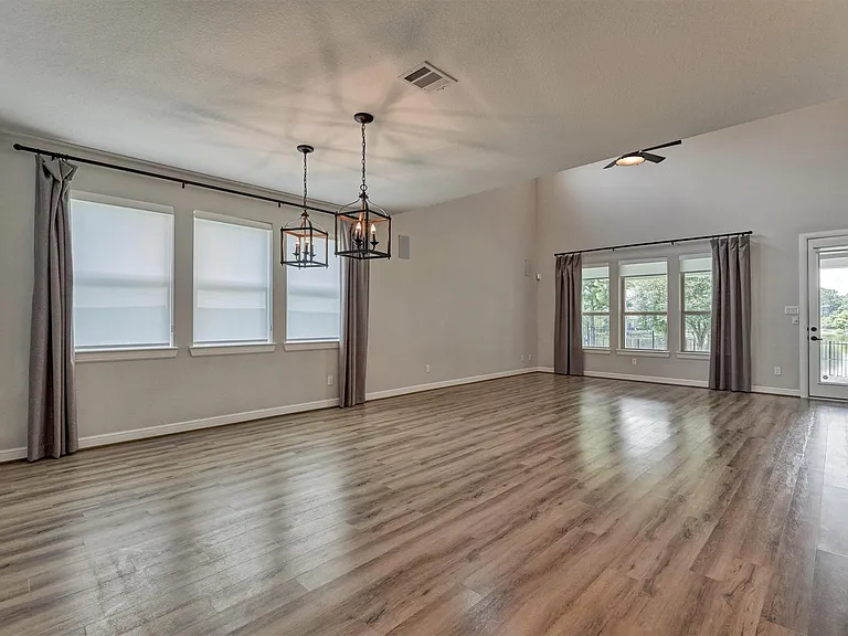 11 Shumard Oak Dr — Photo 13