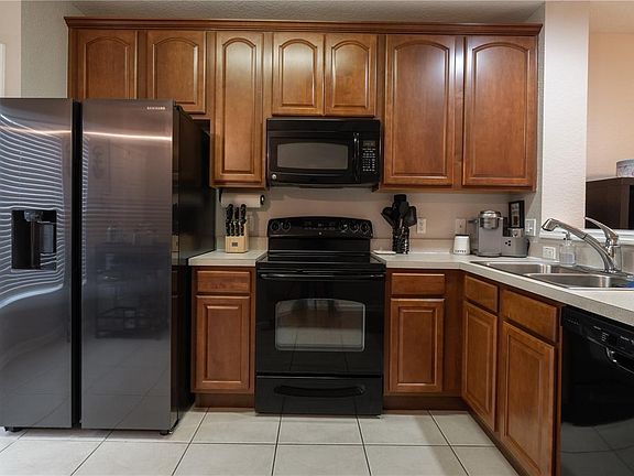 5th image of 1241 Stockton Dr