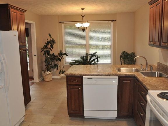 4th image of 4234 Cooks Ct #4234