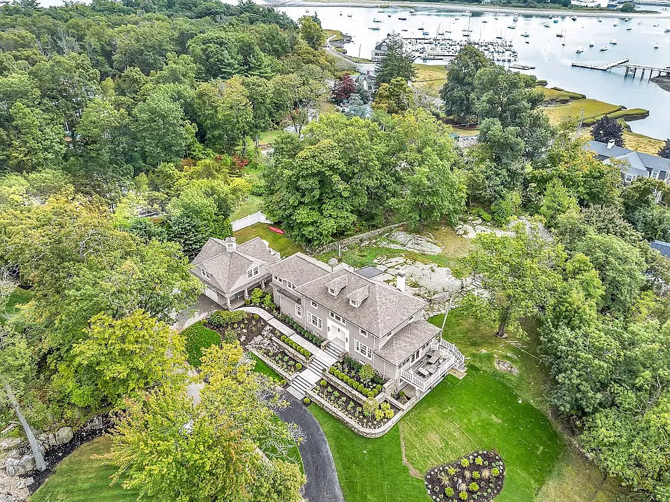 17 Atlantic Ave