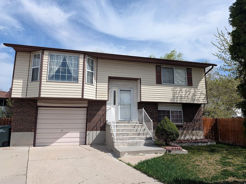 1st image of 3067 S Maxine St