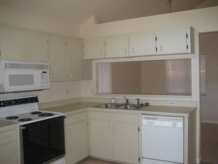 4th image of 800 Heather Glen Cir