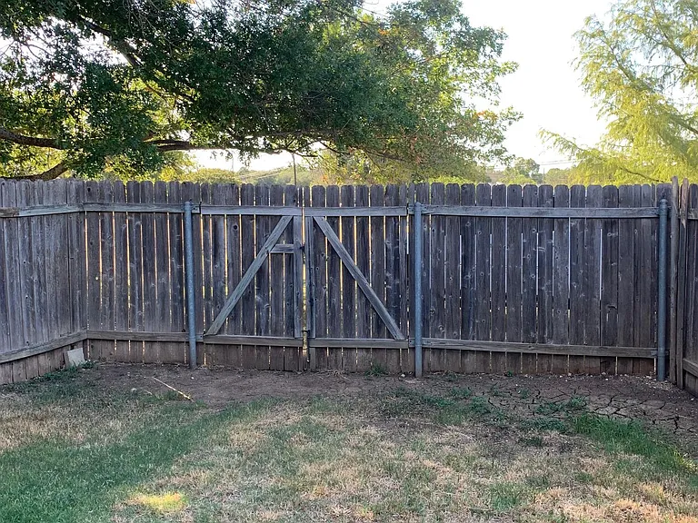 1322 Zephyr Ln — Photo 2