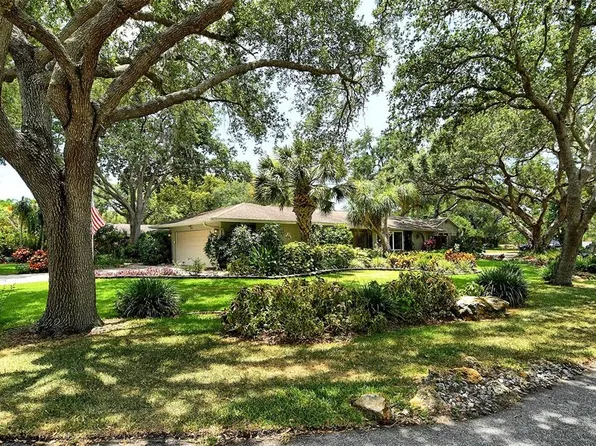 2760 Greendale Pl, Sarasota, FL 34232