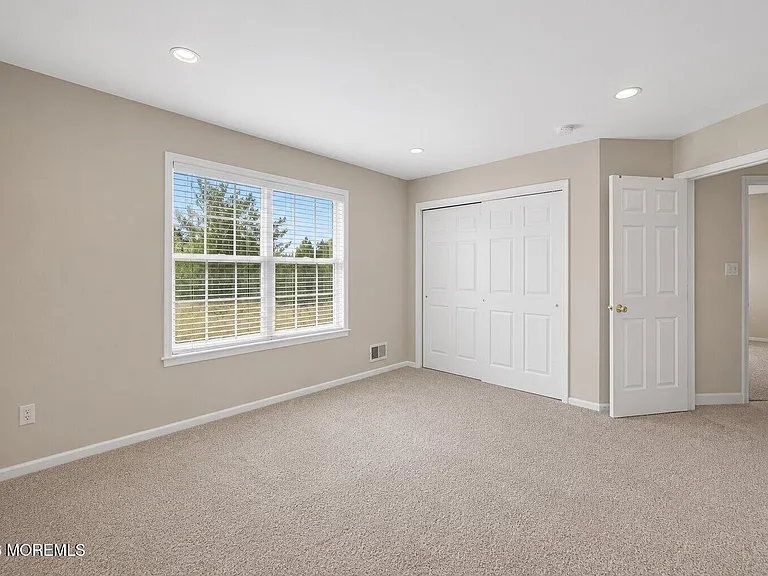 14 Heathrow Ct — Photo 35