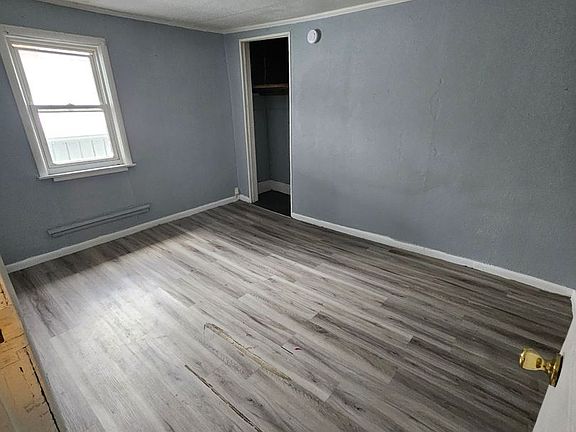 4th image of 407 E 13th St #2