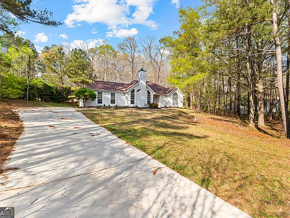 2nd image of 281 Winchester Dr