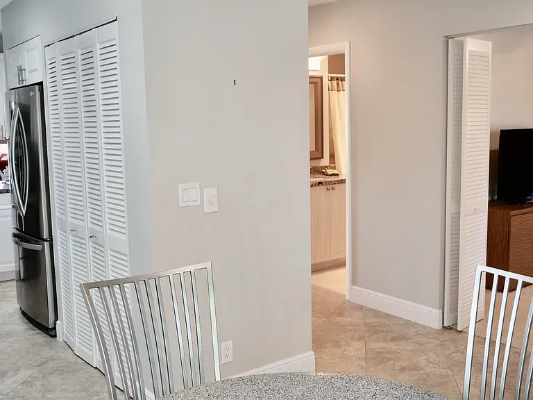 13817 Royal Palm Ct #B — Photo 10