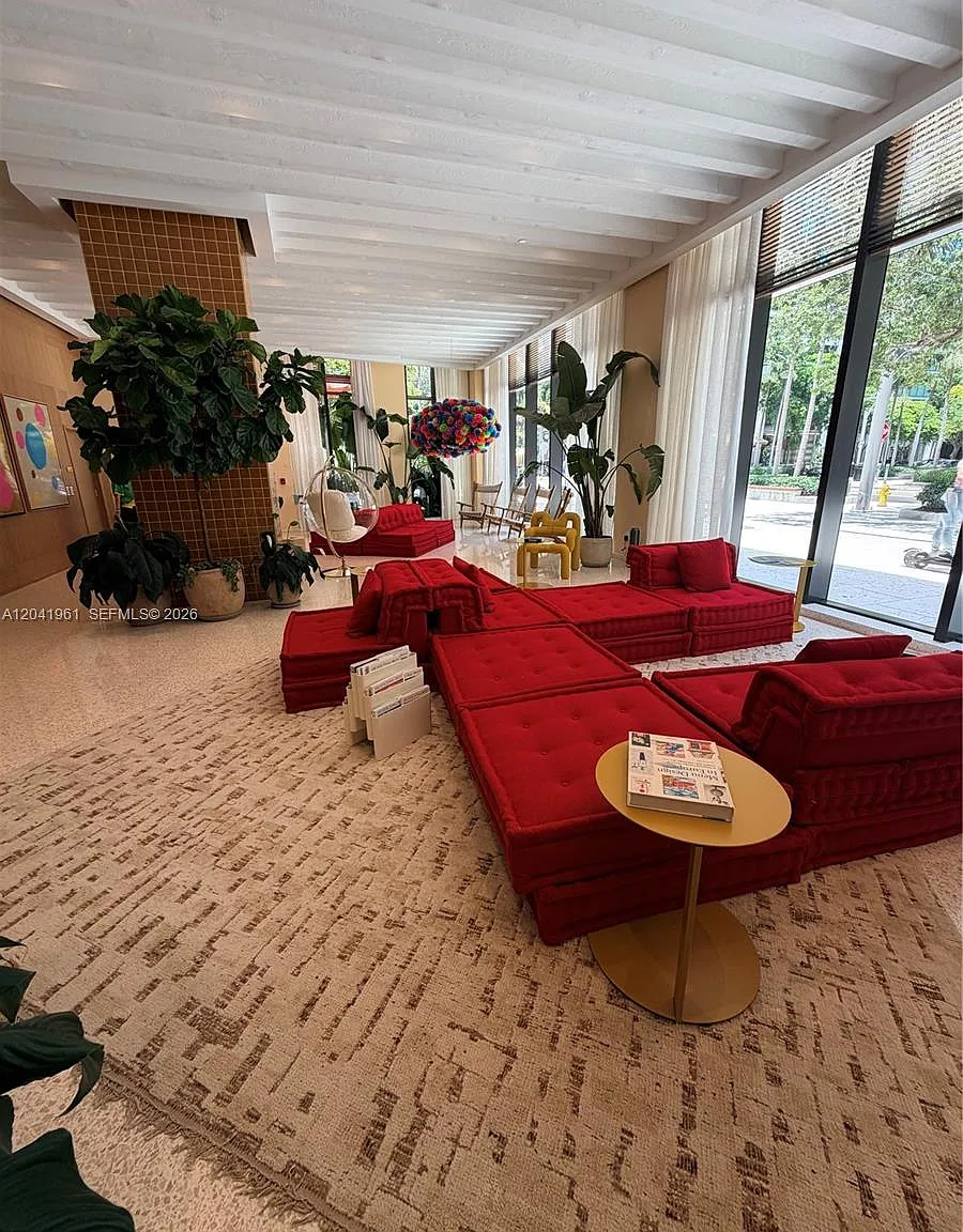 Standard Residences — Photo 4