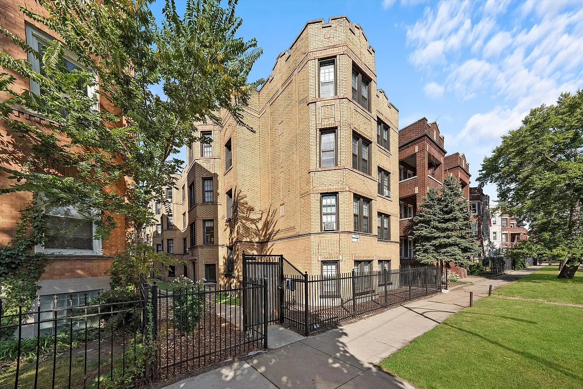 Building Photo - 6124-28 S Ingleside Ave