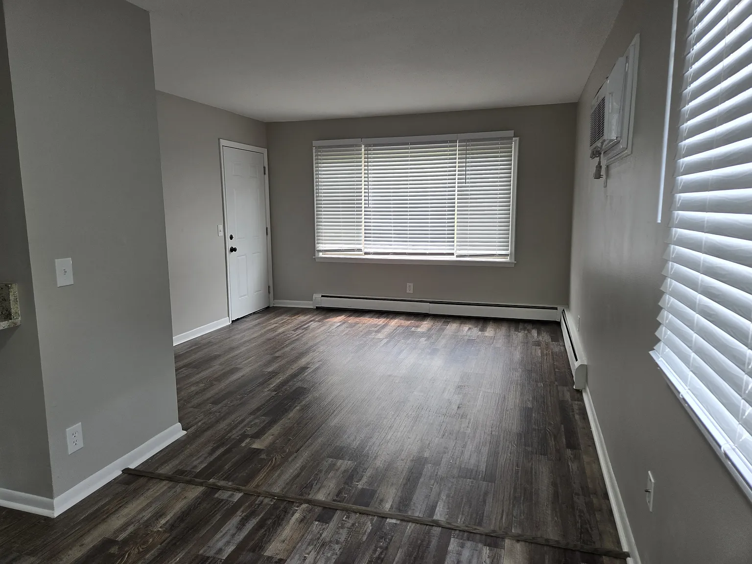 2 bed, 1050 sqft, $1,350 — Photo 4