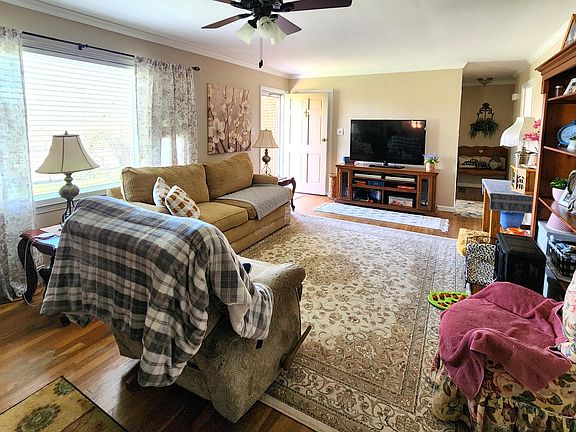 4th image of 308 Mockingbird Ln