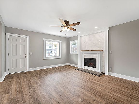3rd image of 1386 Republic Ave