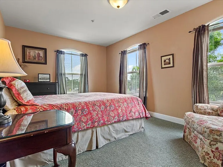 966 McClelland Dr — Photo 26