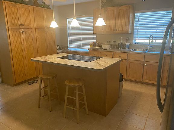 Lots of cabinets 