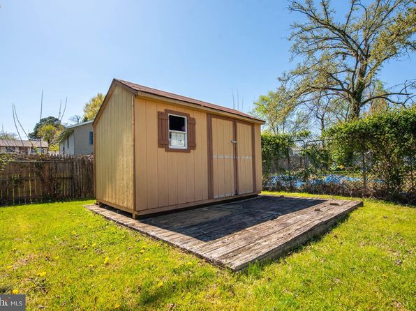 5929 Queen Anne St, Gwynn Oak, MD 21207
