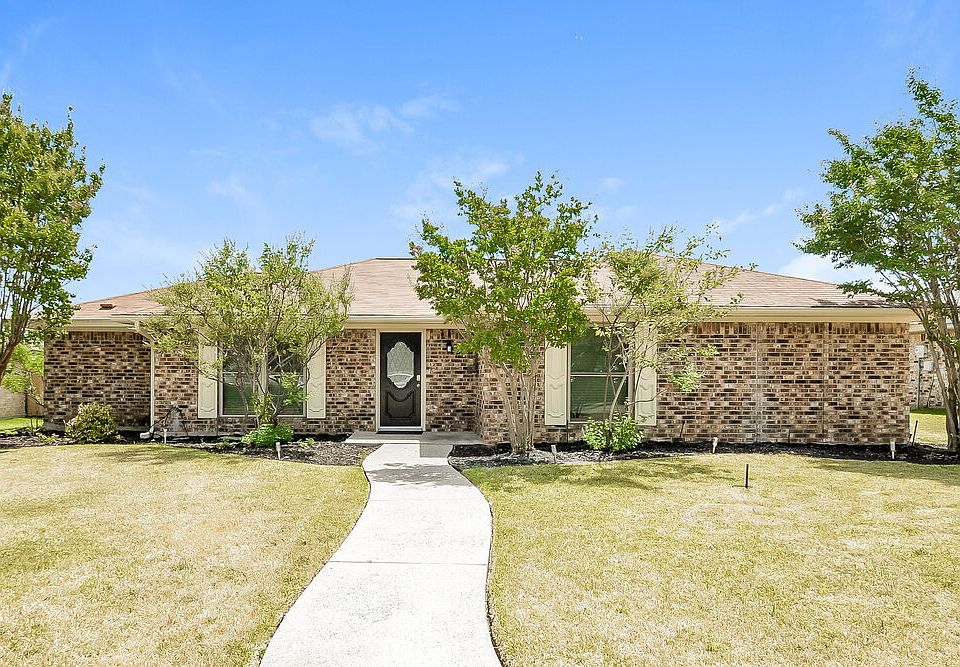 1st image of 1915 Sierra Dr