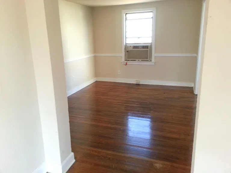 2412 Bransford Dr — Photo 2