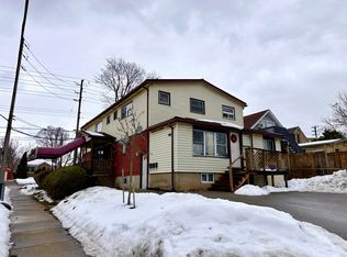 1049 Oxford St E #C, London, ON N5Y 3L2