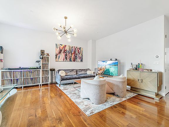 3rd image of 217 51st Ave APT 216