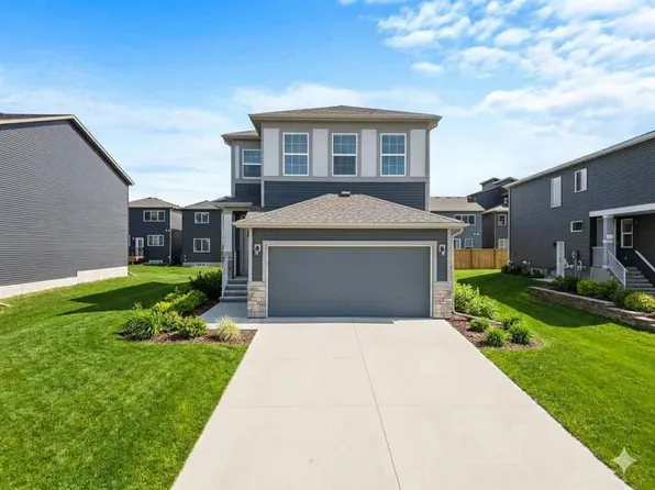 540 NW Belmont Pl SW, Calgary, AB T2X 5T6